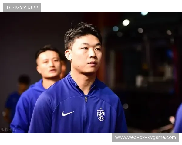 成都蓉城严鼎皓边路快速传中:开启足球新时代的速度与激情